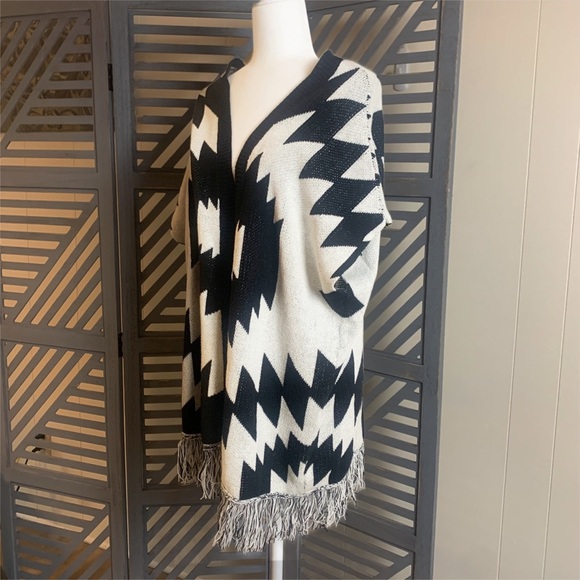 Boho Cardigan Small Tribal Aztec Black White - Picture 6 of 11